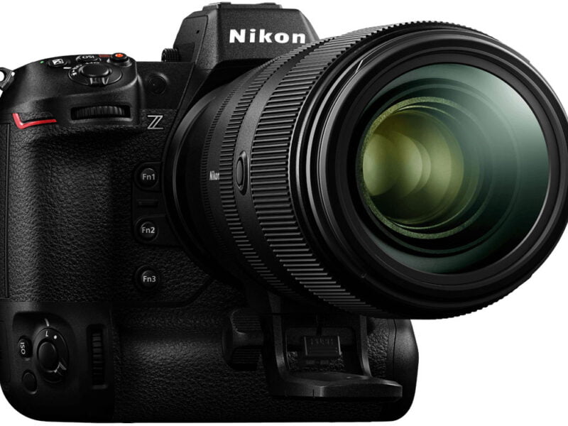 Nikon Z9 frontal mit Objektiv